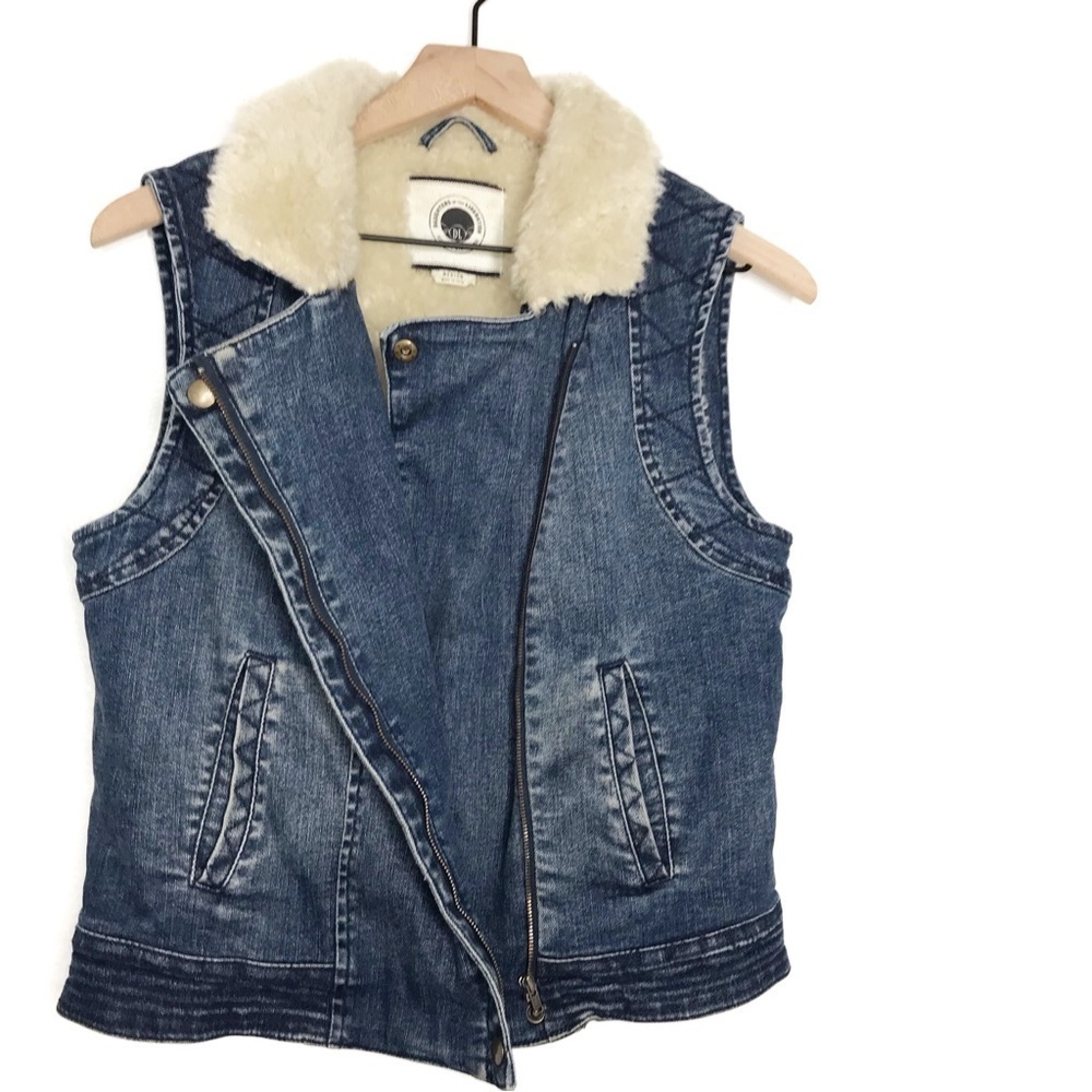ANTHRO DAUGHTERS OF THE LIBERATION Denim Sherpa Fur Vest M - Picture 4 of 9
